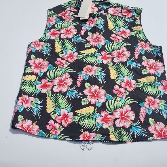 Jogal Hibiscus Floral Sleeveless Button up - Picture 6 of 6